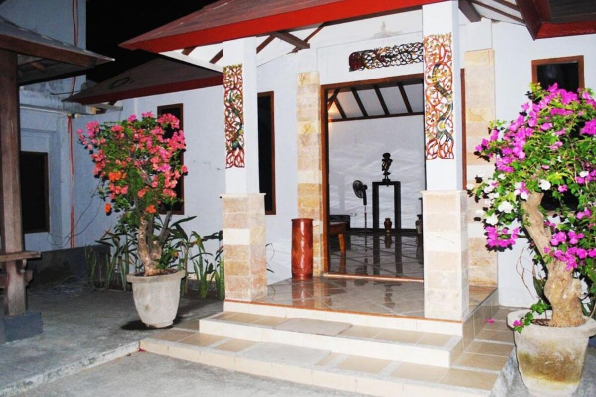 Lombok Beach Hotel Montongbuwoh Екстер'єр фото
