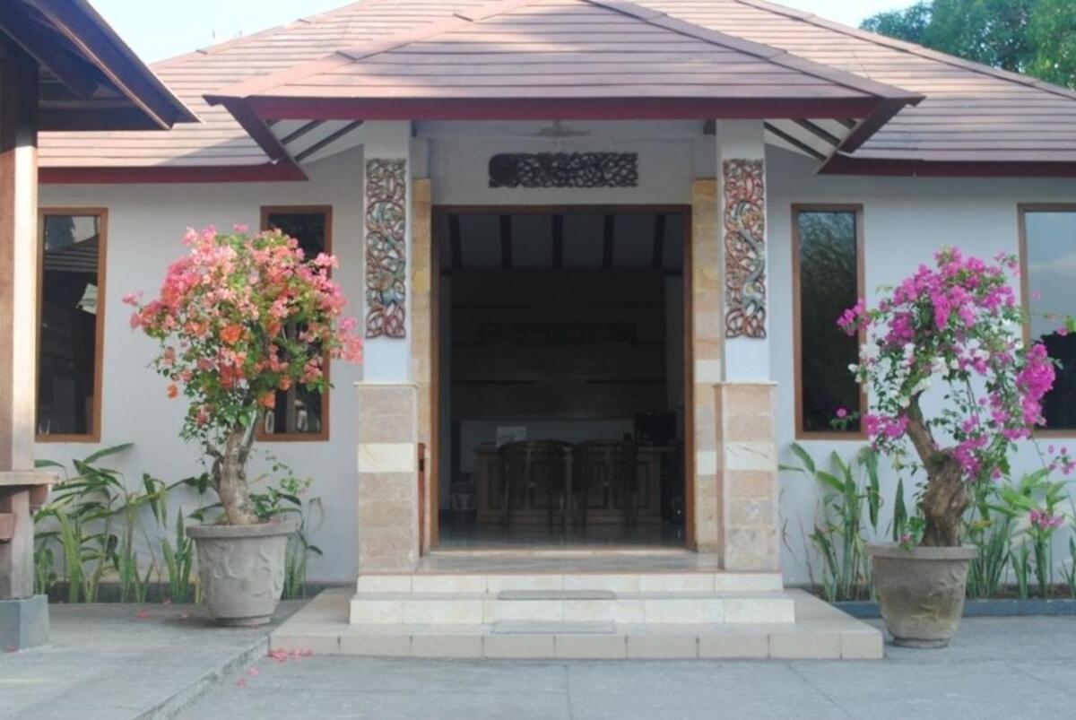 Lombok Beach Hotel Montongbuwoh Екстер'єр фото