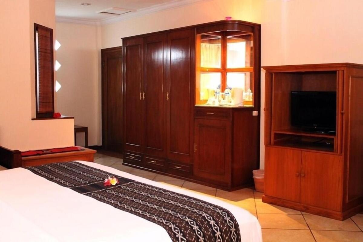 Lombok Beach Hotel Montongbuwoh Екстер'єр фото