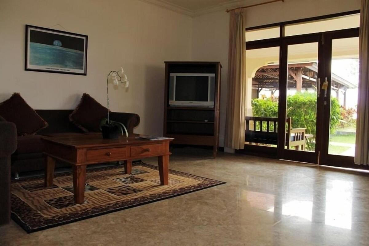 Lombok Beach Hotel Montongbuwoh Екстер'єр фото