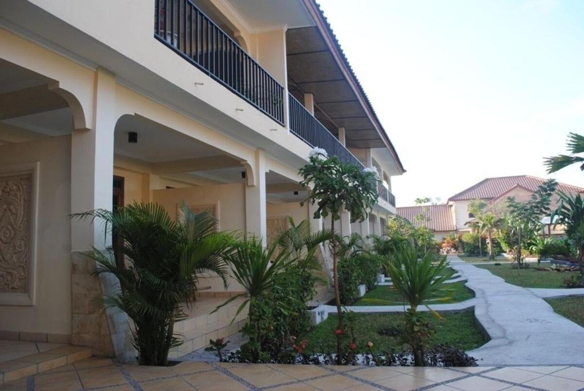 Lombok Beach Hotel Montongbuwoh Екстер'єр фото