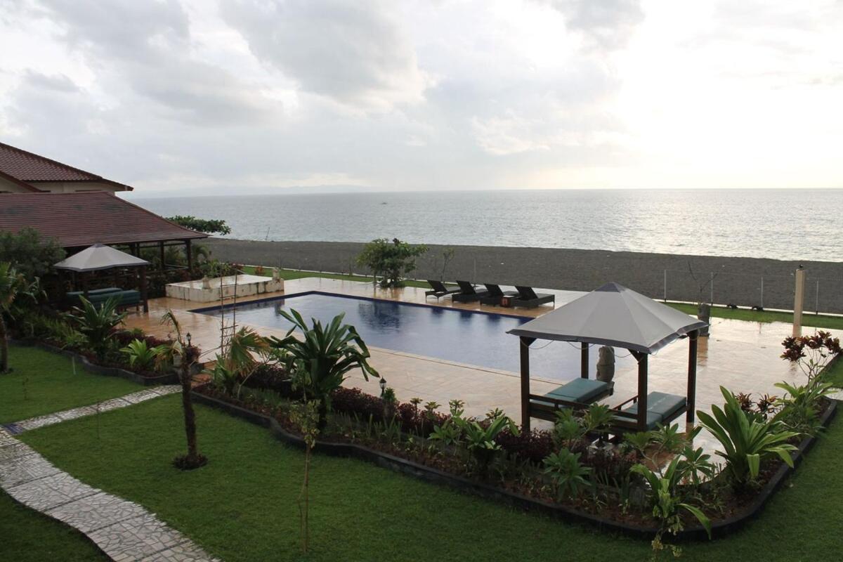 Lombok Beach Hotel Montongbuwoh Екстер'єр фото