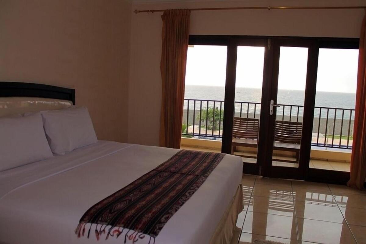 Lombok Beach Hotel Montongbuwoh Екстер'єр фото