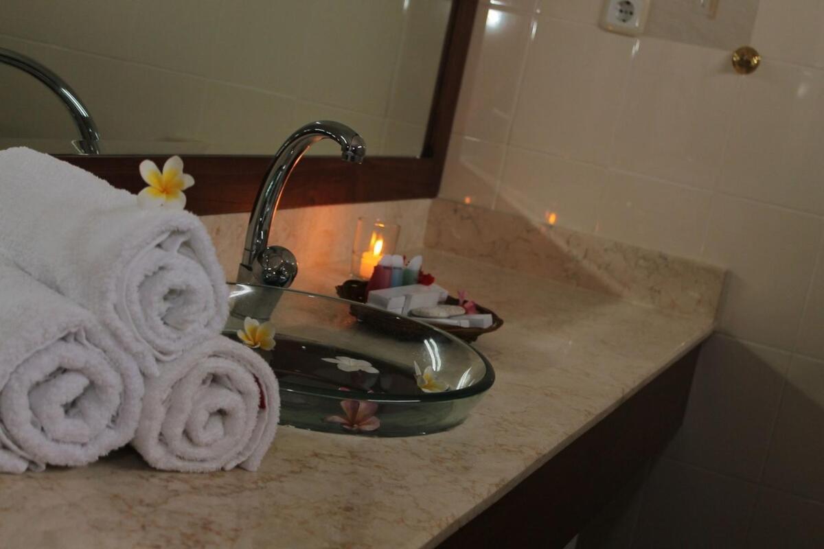 Lombok Beach Hotel Montongbuwoh Екстер'єр фото